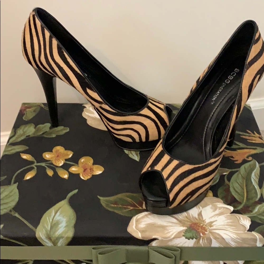 BCBG pony hair peeptoe heels 7.5